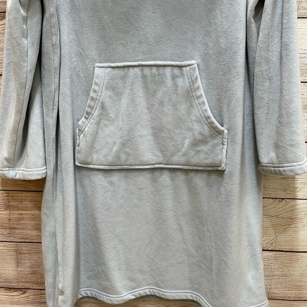 ‎SOFTIES PLUSH LOUNGER IN GRAY - Picture 3 of 7
